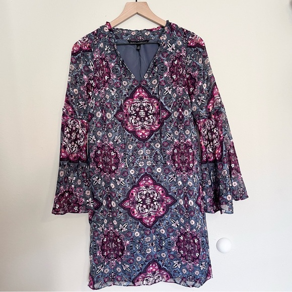 White House Black Market Medallion Floral Shift Dress Bell Sleeves XS Boho - Picture 3 of 14